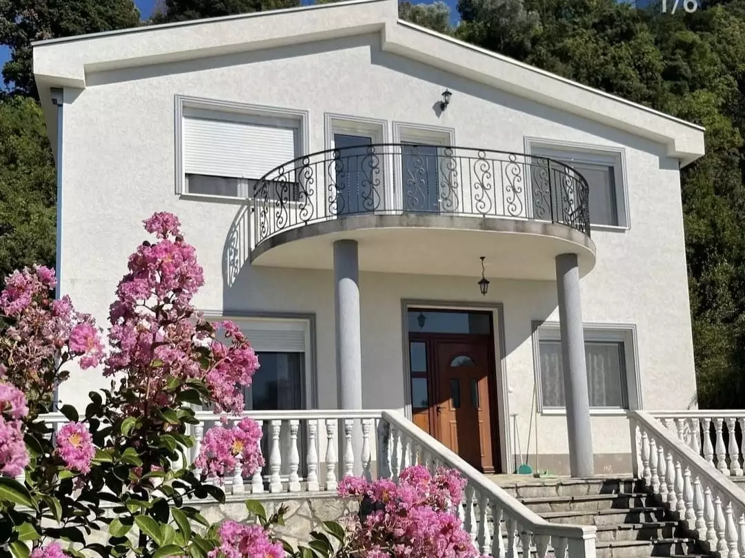 House 222m² in Montenegro, Zaljevo. Priced at 290000€ rent photo-1
