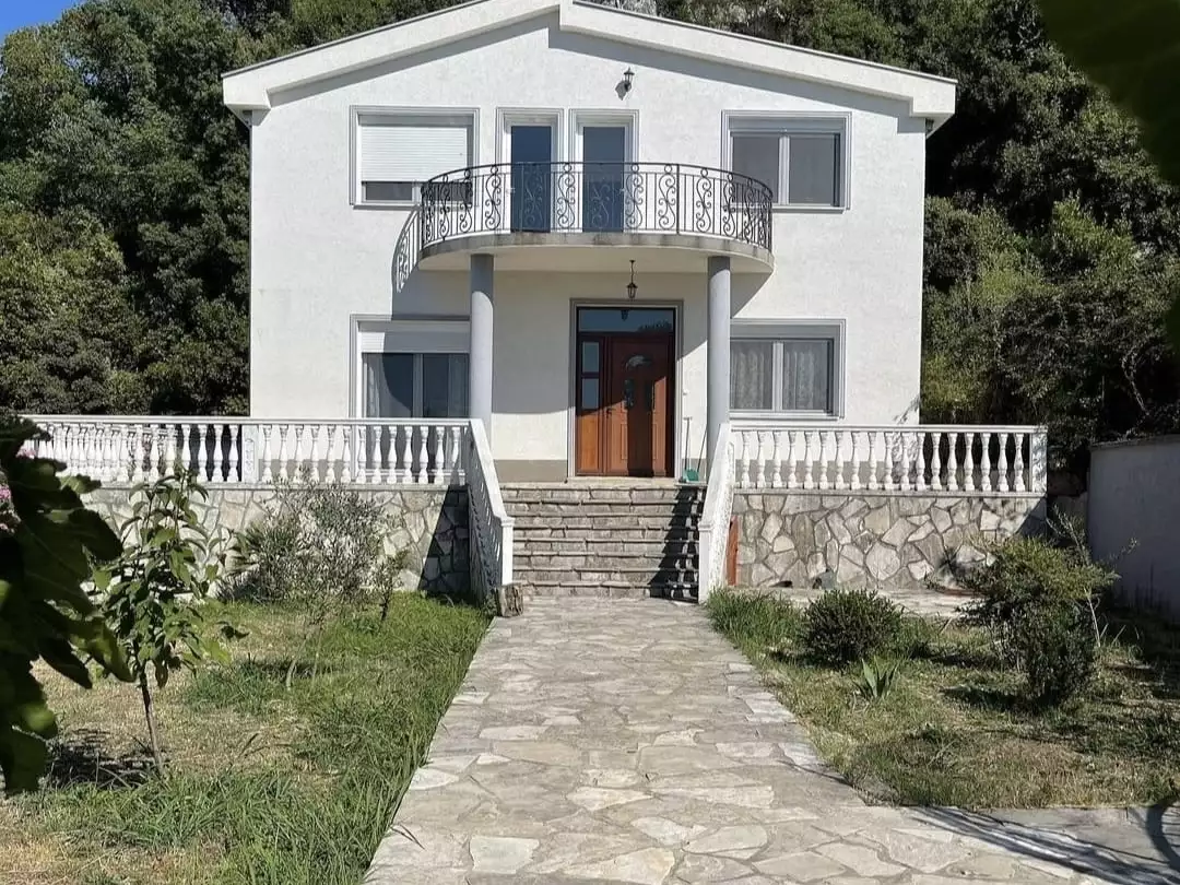 House 222m² in Montenegro, Zaljevo. Priced at 290000€ rent photo-22