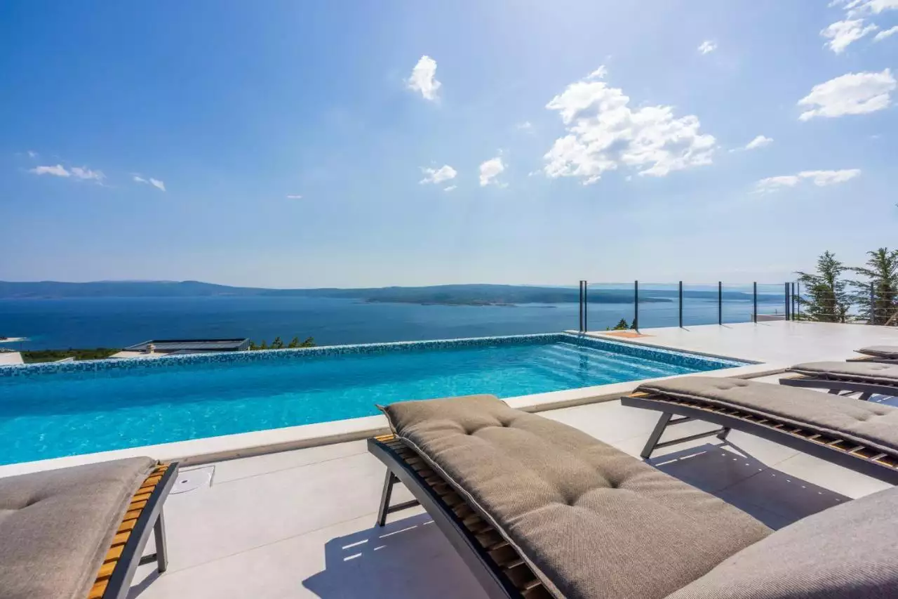 House 200m² in Croatia, Crikvenica. Priced at 1350000€ rent photo-2