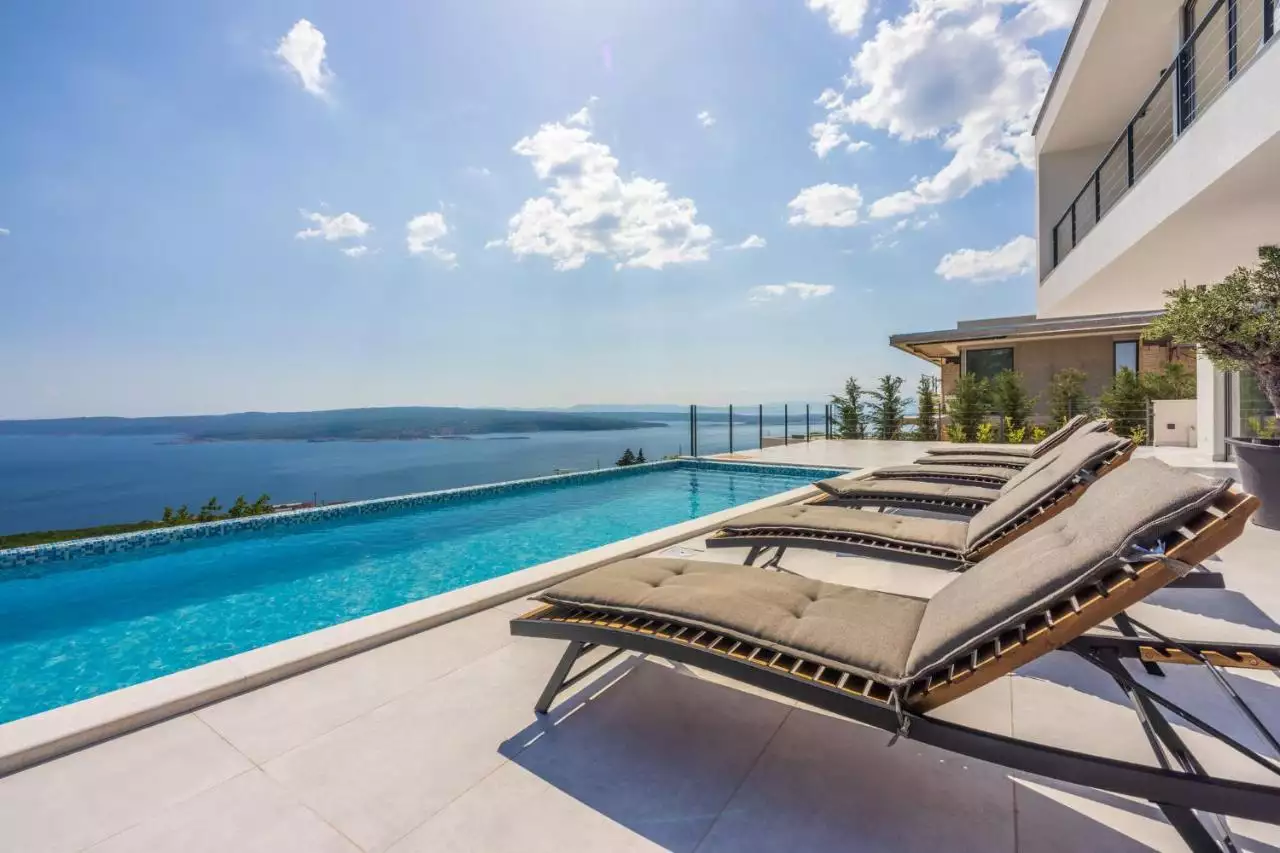 House 200m² in Croatia, Crikvenica. Priced at 1350000€ rent photo-4