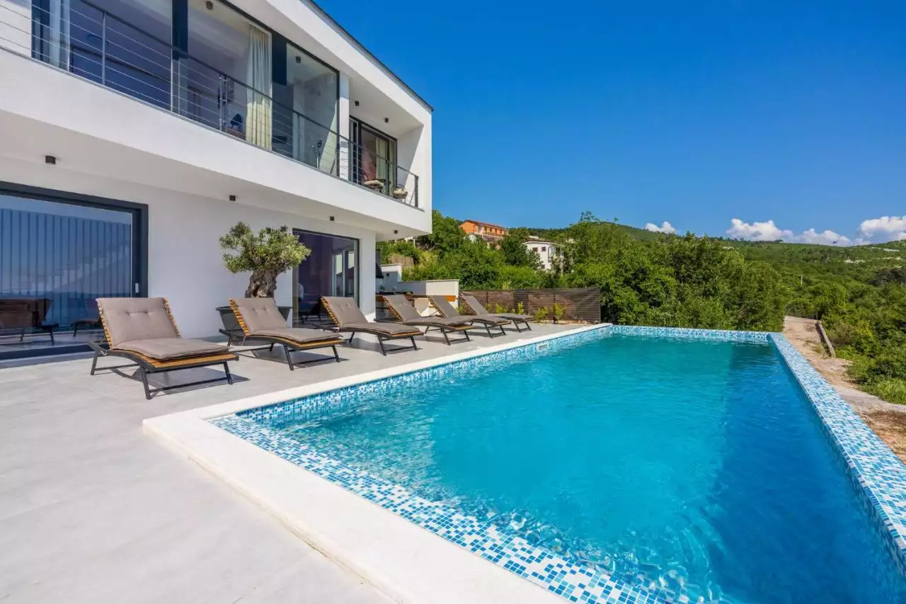 House 200m² in Croatia, Crikvenica. Priced at 1350000€ rent photo-5