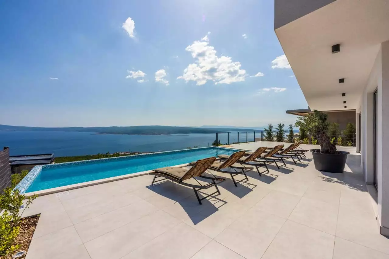 House 200m² in Croatia, Crikvenica. Priced at 1350000€ rent photo-9