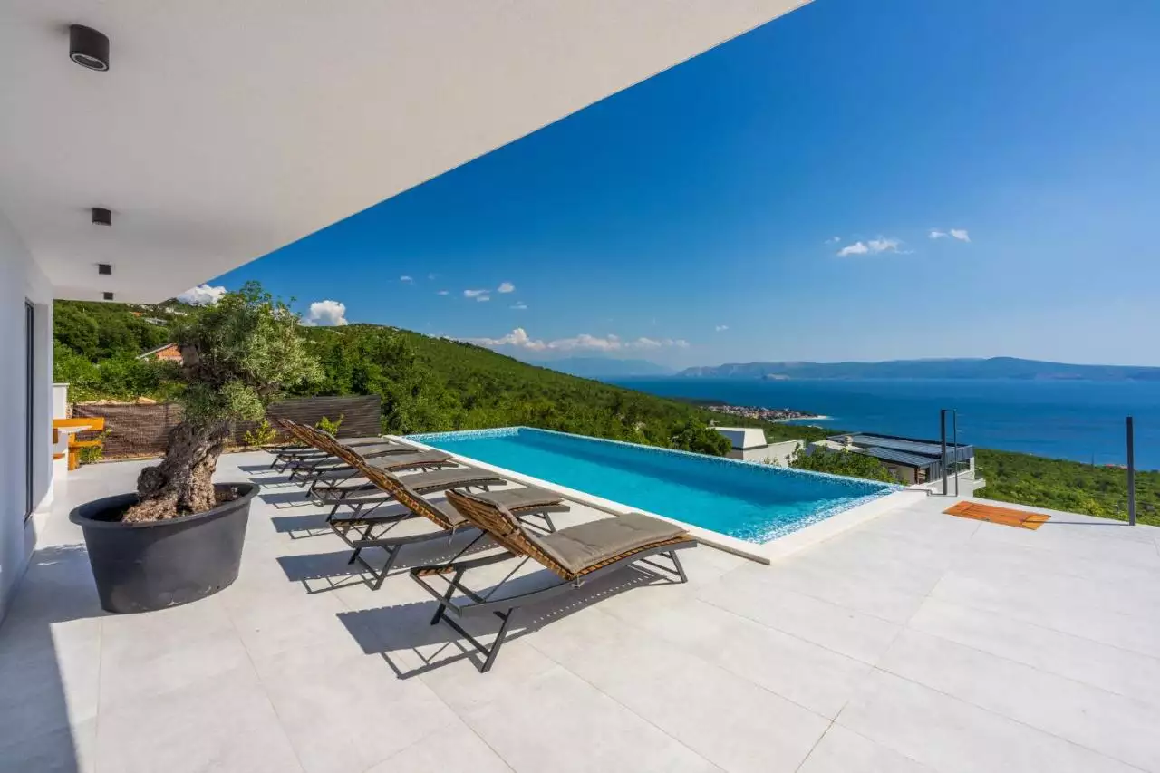 House 200m² in Croatia, Crikvenica. Priced at 1350000€ rent photo-10