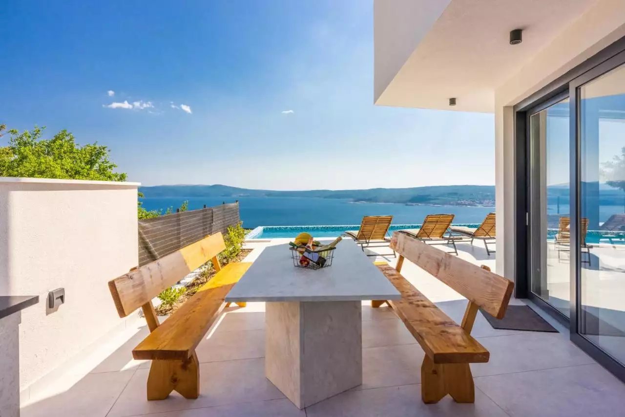 House 200m² in Croatia, Crikvenica. Priced at 1350000€ rent photo-14