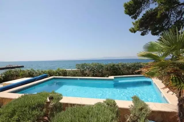 House 192m² in Croatia, Brac. Priced at 1800000€ rent photo-2