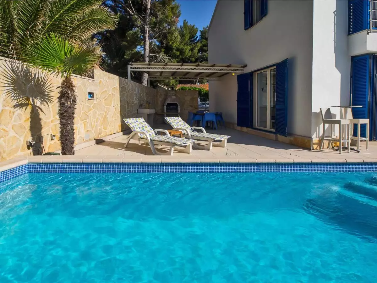 House 192m² in Croatia, Brac. Priced at 1800000€ rent photo-6