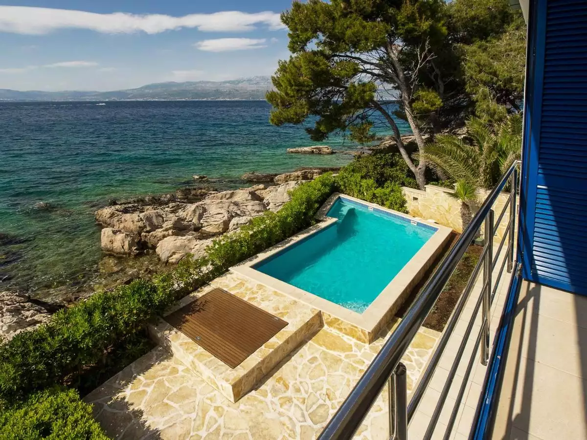 House 192m² in Croatia, Brac. Priced at 1800000€ rent photo-10