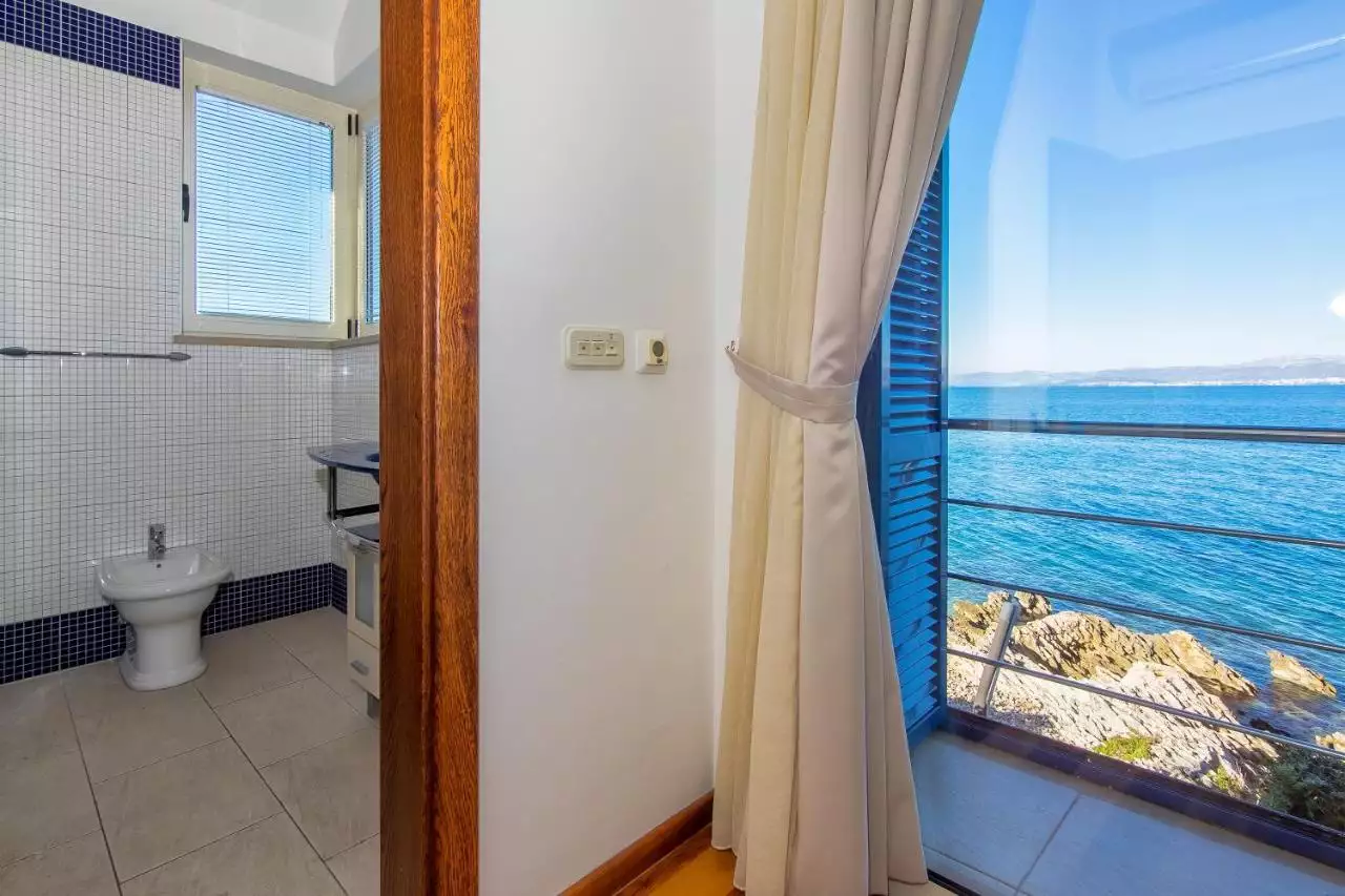 House 192m² in Croatia, Brac. Priced at 1800000€ rent photo-24