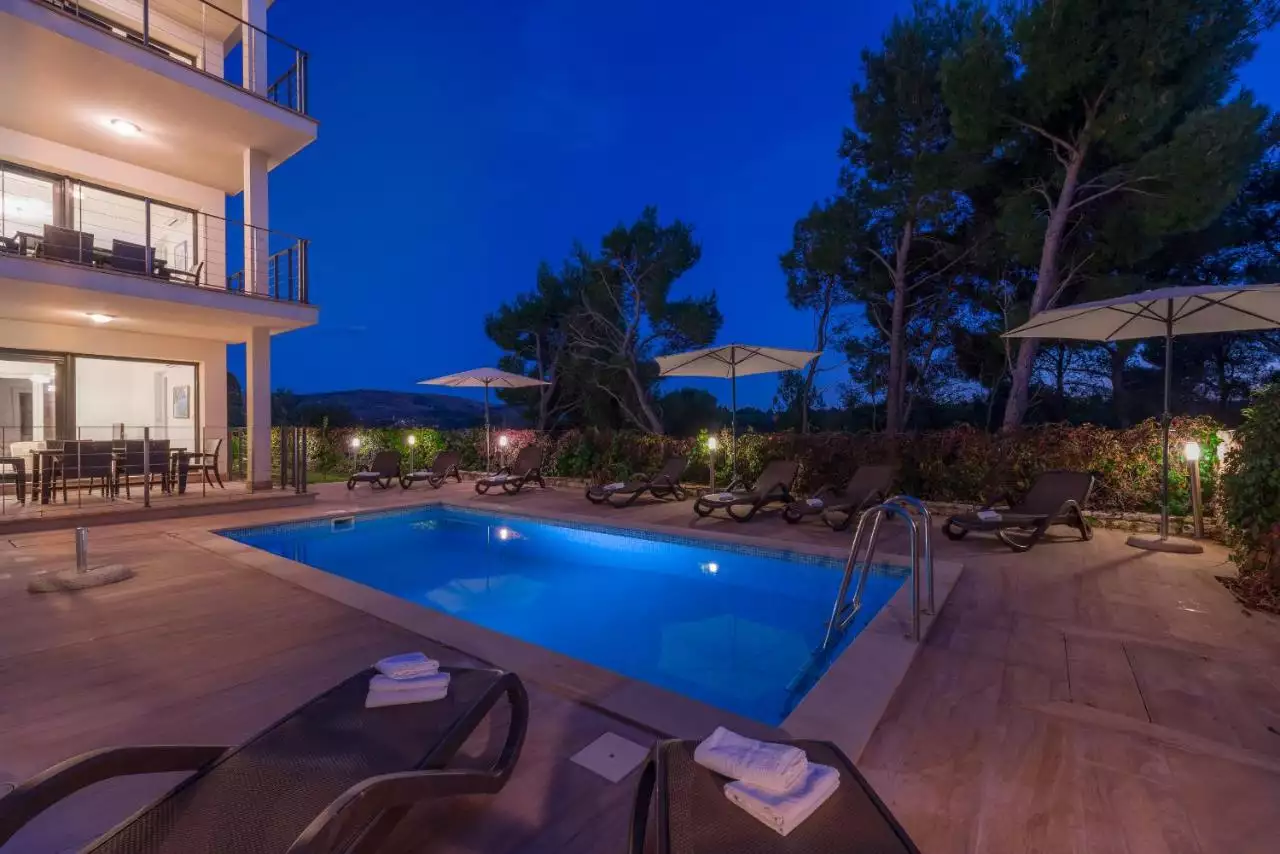 House 448m² in Croatia, Brac. Priced at 1800000€ rent photo-6