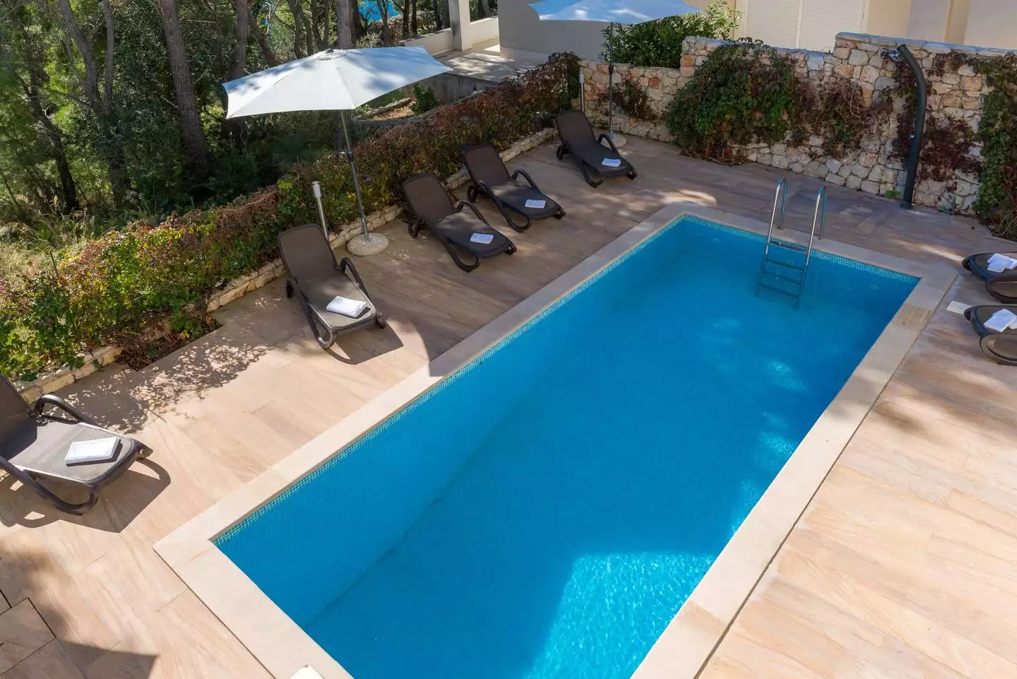 House 448m² in Croatia, Brac. Priced at 1800000€ rent photo-8