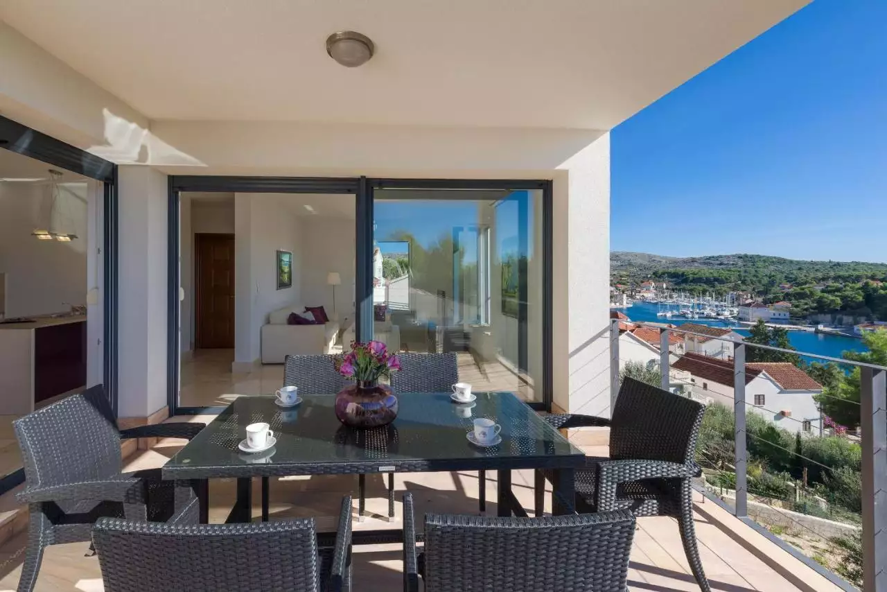 House 448m² in Croatia, Brac. Priced at 1800000€ rent photo-13