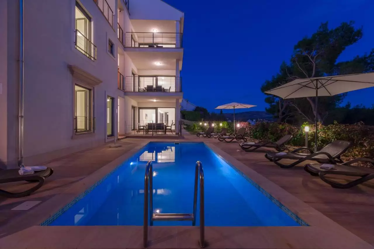 House 448m² in Croatia, Brac. Priced at 1800000€ rent photo-22