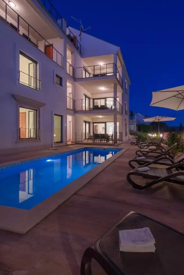 House 448m² in Croatia, Brac. Priced at 1800000€ rent photo-27