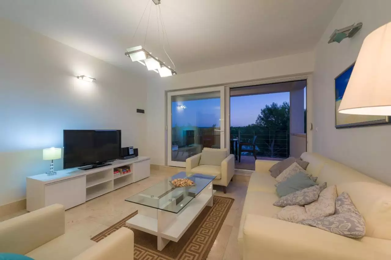 House 448m² in Croatia, Brac. Priced at 1800000€ rent photo-29
