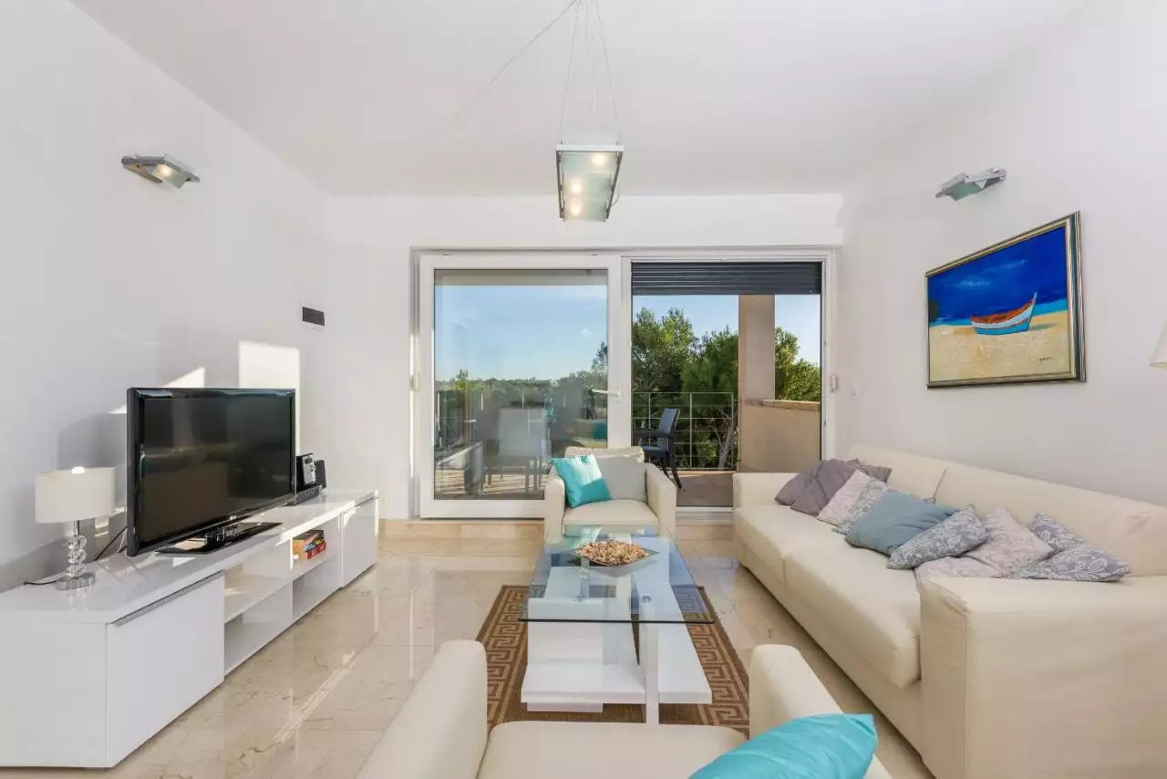 House 448m² in Croatia, Brac. Priced at 1800000€ rent photo-30