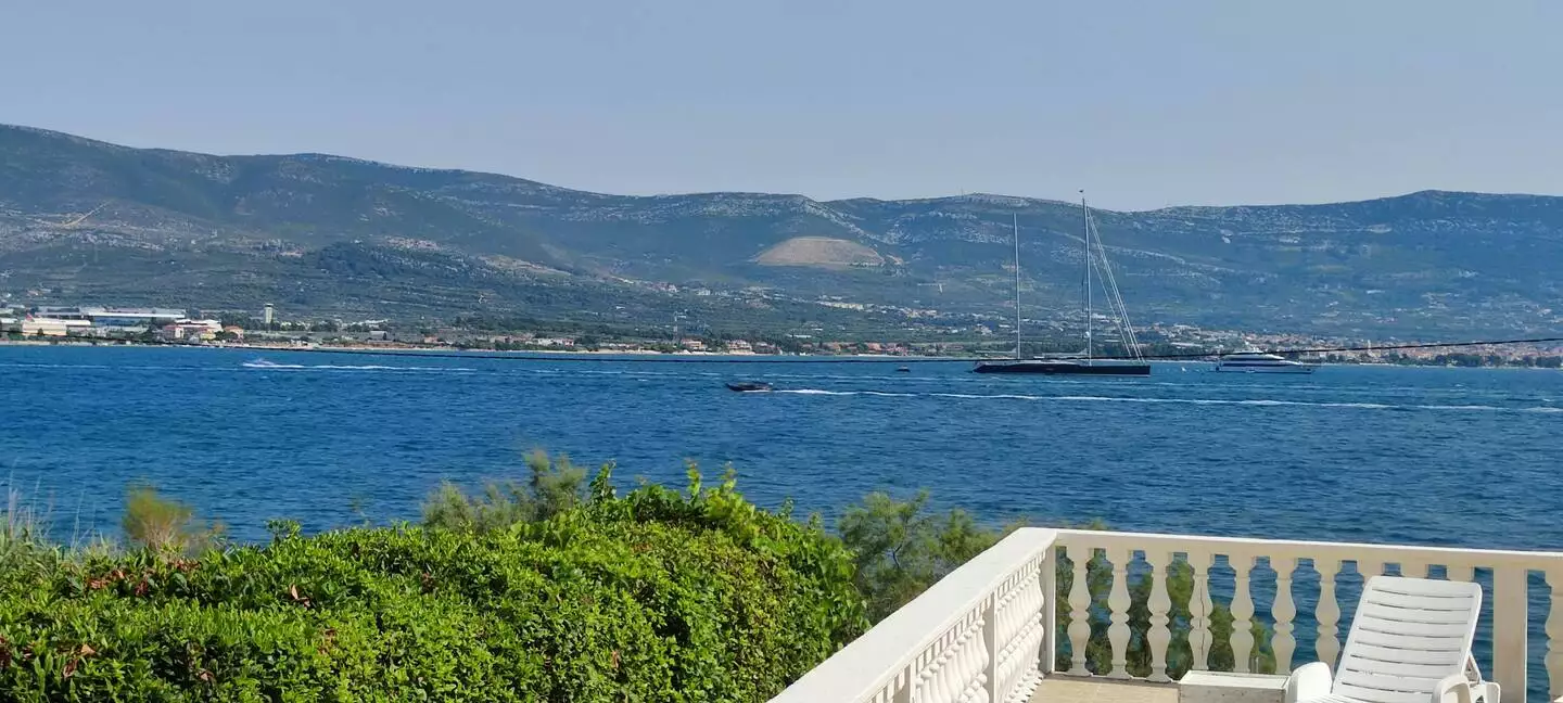 House 240m² in Croatia, Ciovo. Priced at 1200000€ rent photo-9