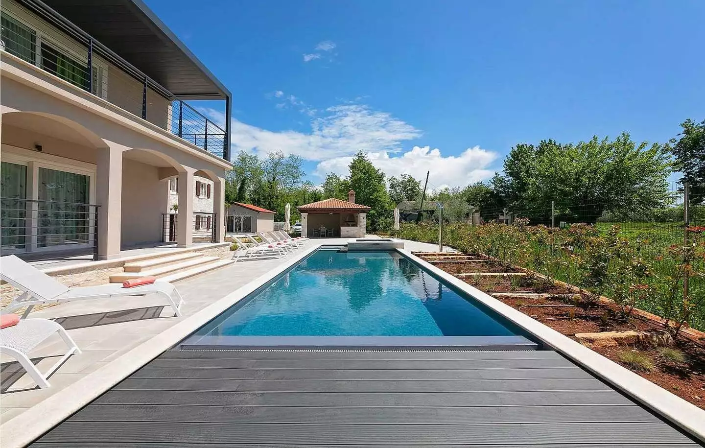 House 450m² in Croatia, Novigrad. Priced at 1300000€ rent photo-9