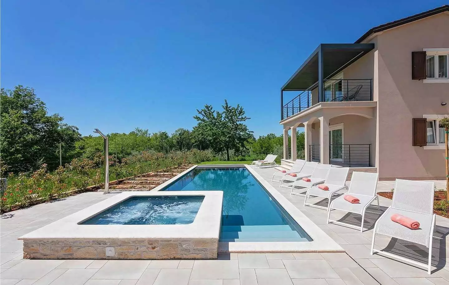 House 450m² in Croatia, Novigrad. Priced at 1300000€ rent photo-11
