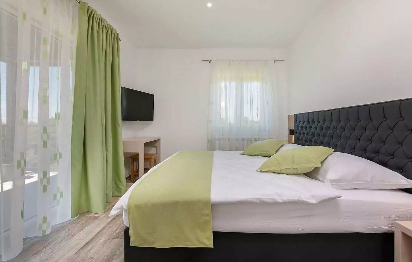 House 450m² in Croatia, Novigrad. Priced at 1300000€ rent photo-23