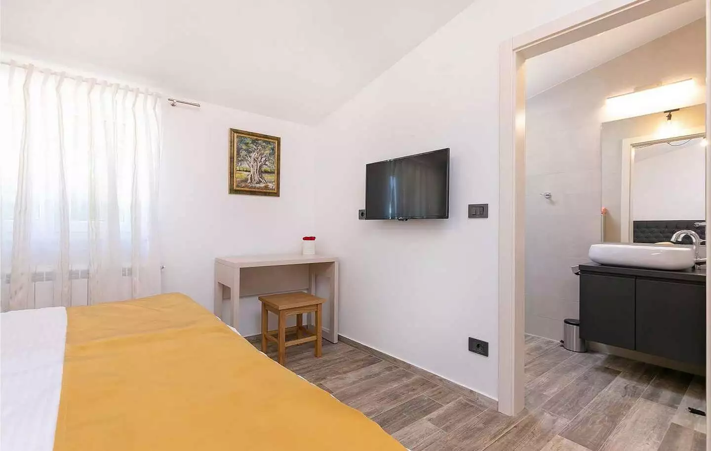 House 450m² in Croatia, Novigrad. Priced at 1300000€ rent photo-37
