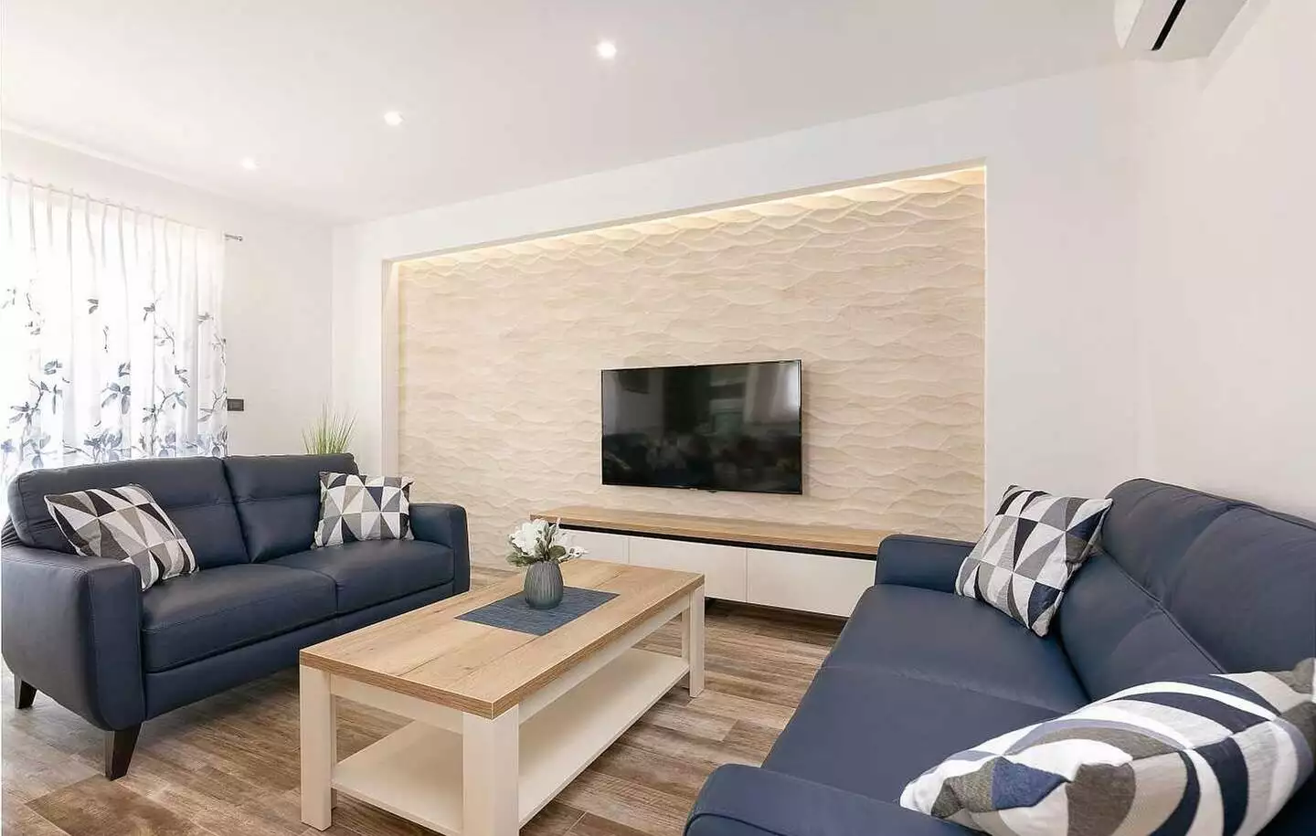 House 450m² in Croatia, Novigrad. Priced at 1300000€ rent photo-46