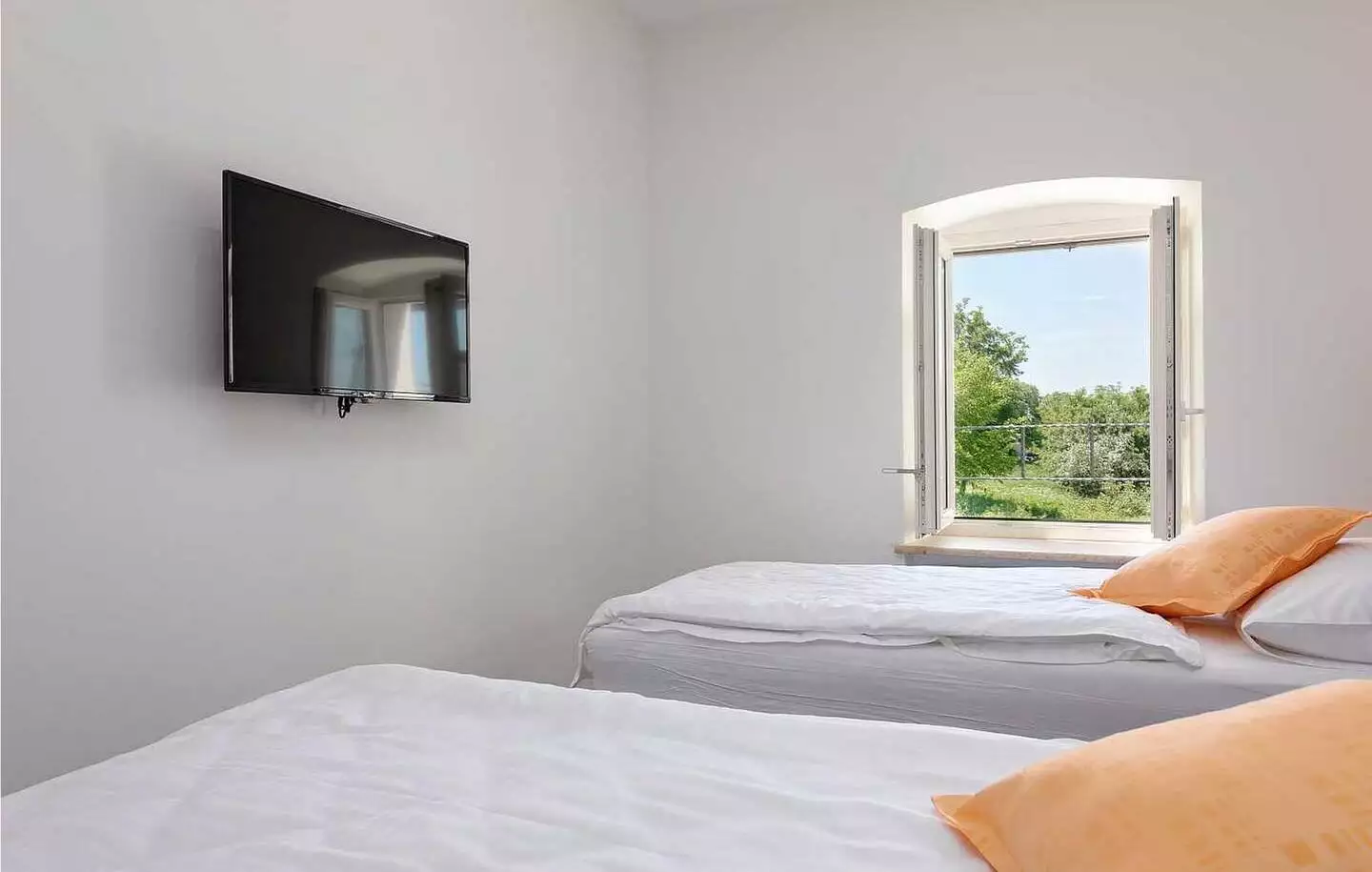 House 450m² in Croatia, Novigrad. Priced at 1300000€ rent photo-49