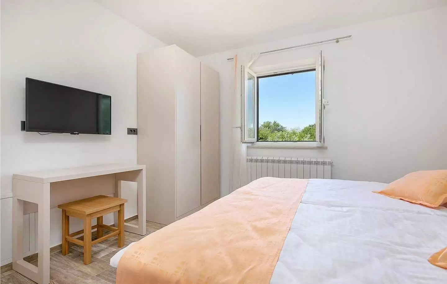House 450m² in Croatia, Novigrad. Priced at 1300000€ rent photo-54