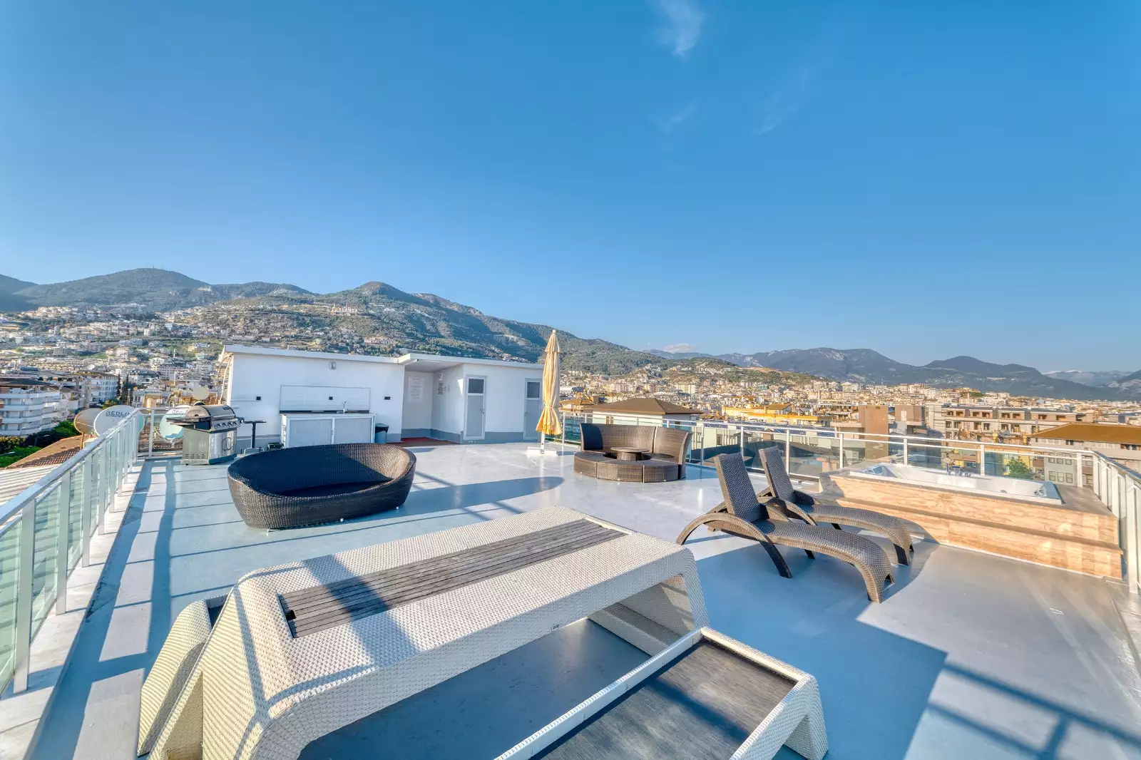 Flat 100m² in Turkey, Alania. Priced at 170000€ rent photo-3