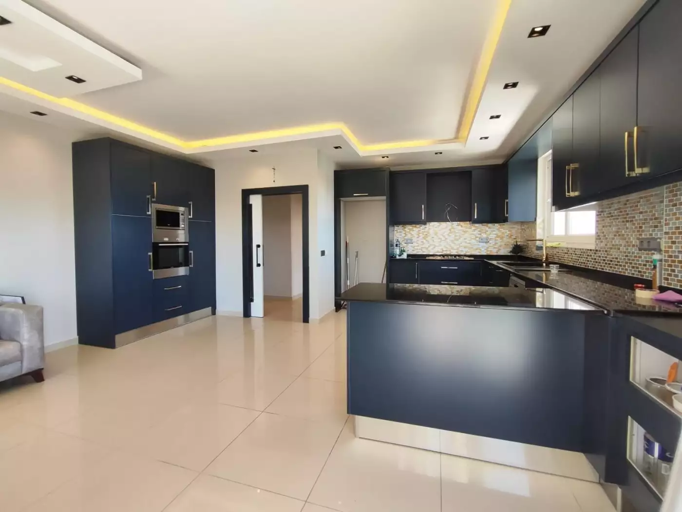 Flat 200m² in Turkey, Cikcilli. Priced at 385000€ rent photo-1