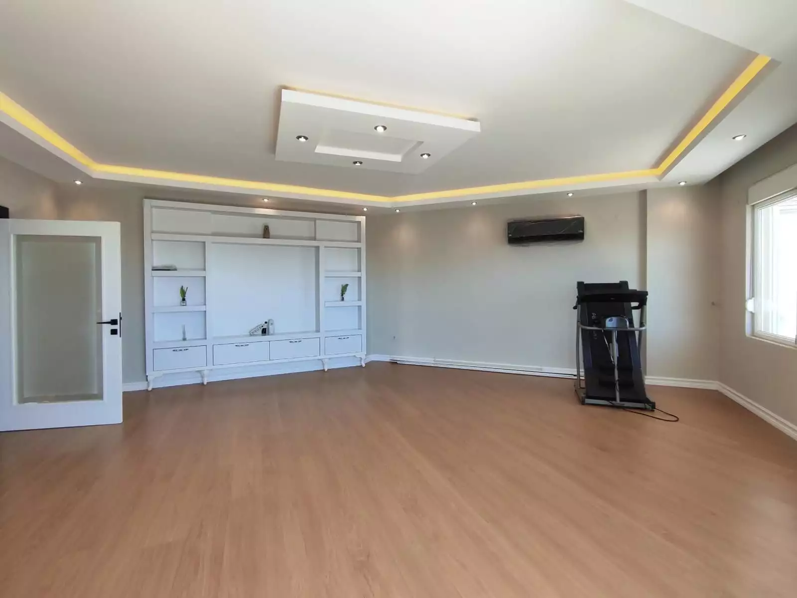 Flat 200m² in Turkey, Cikcilli. Priced at 385000€ rent photo-17