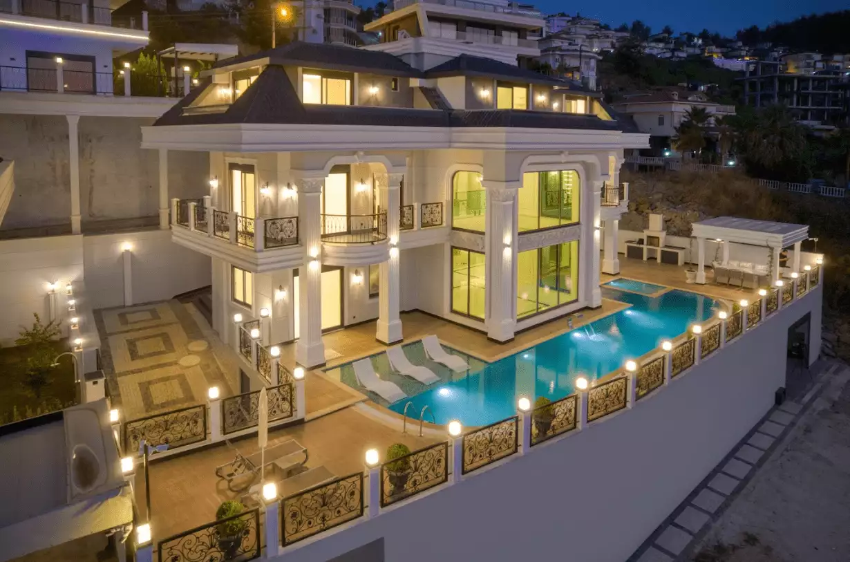 Villa 610m² in Turkey, Kargicak. Priced at 1850000€ rent photo-1