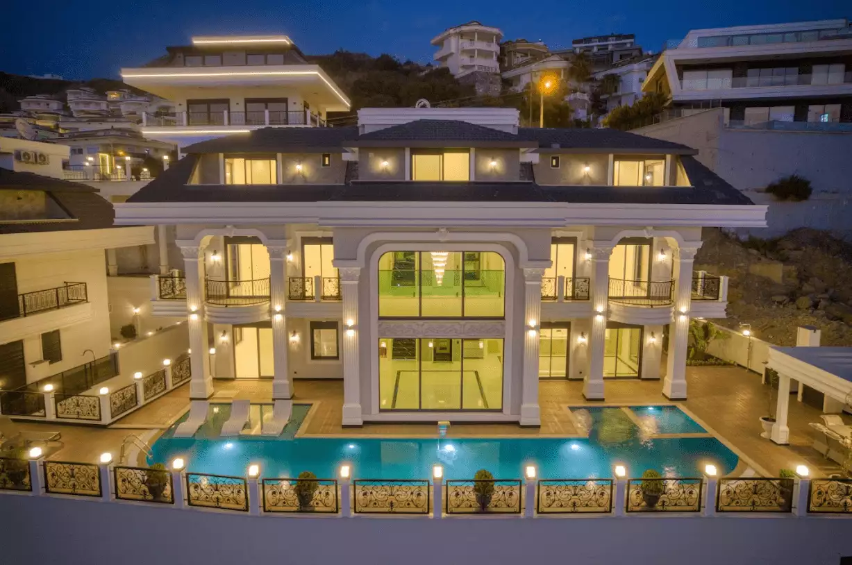Villa 610m² in Turkey, Kargicak. Priced at 1850000€ rent photo-2