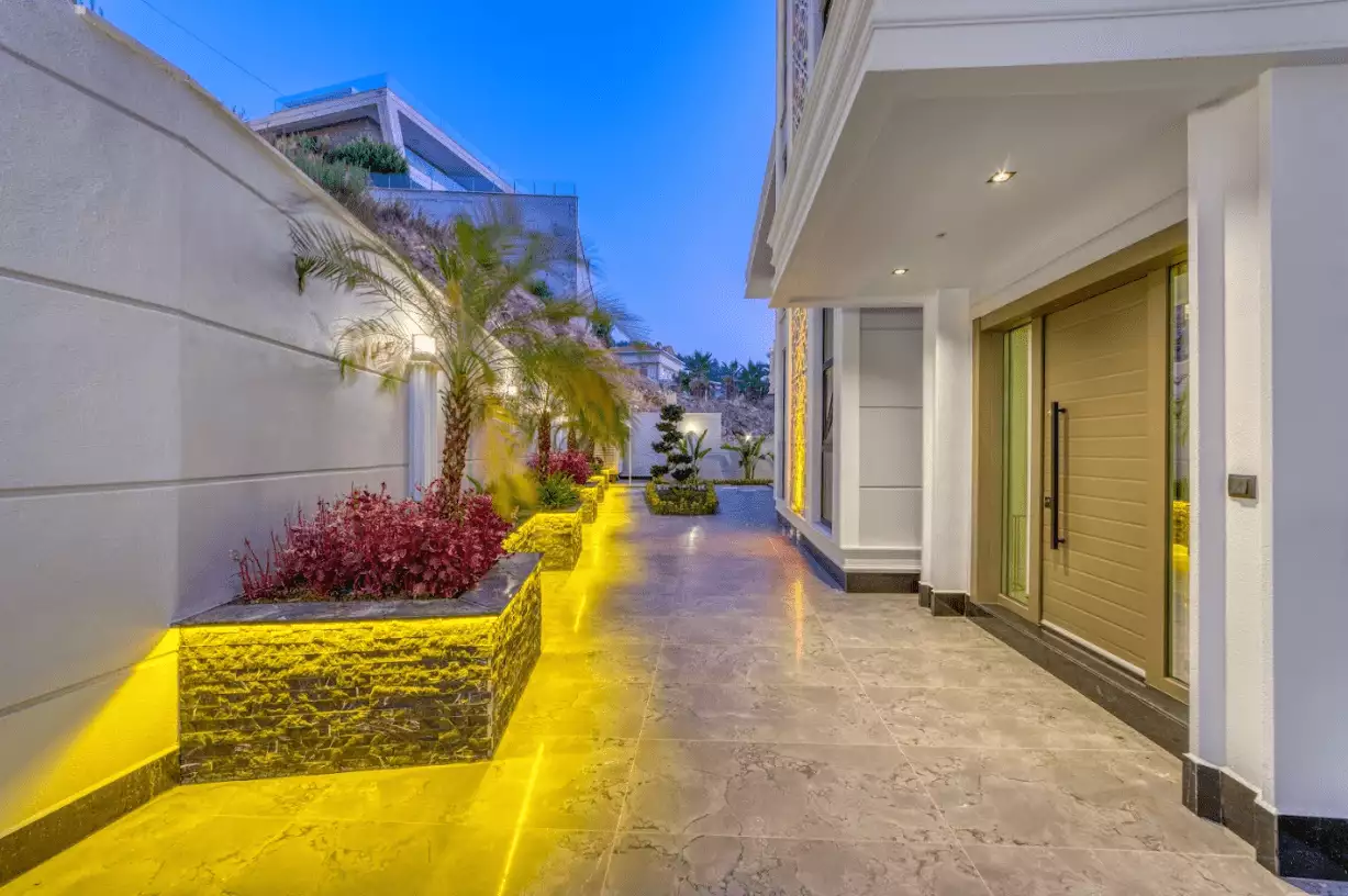 Villa 610m² in Turkey, Kargicak. Priced at 1850000€ rent photo-7