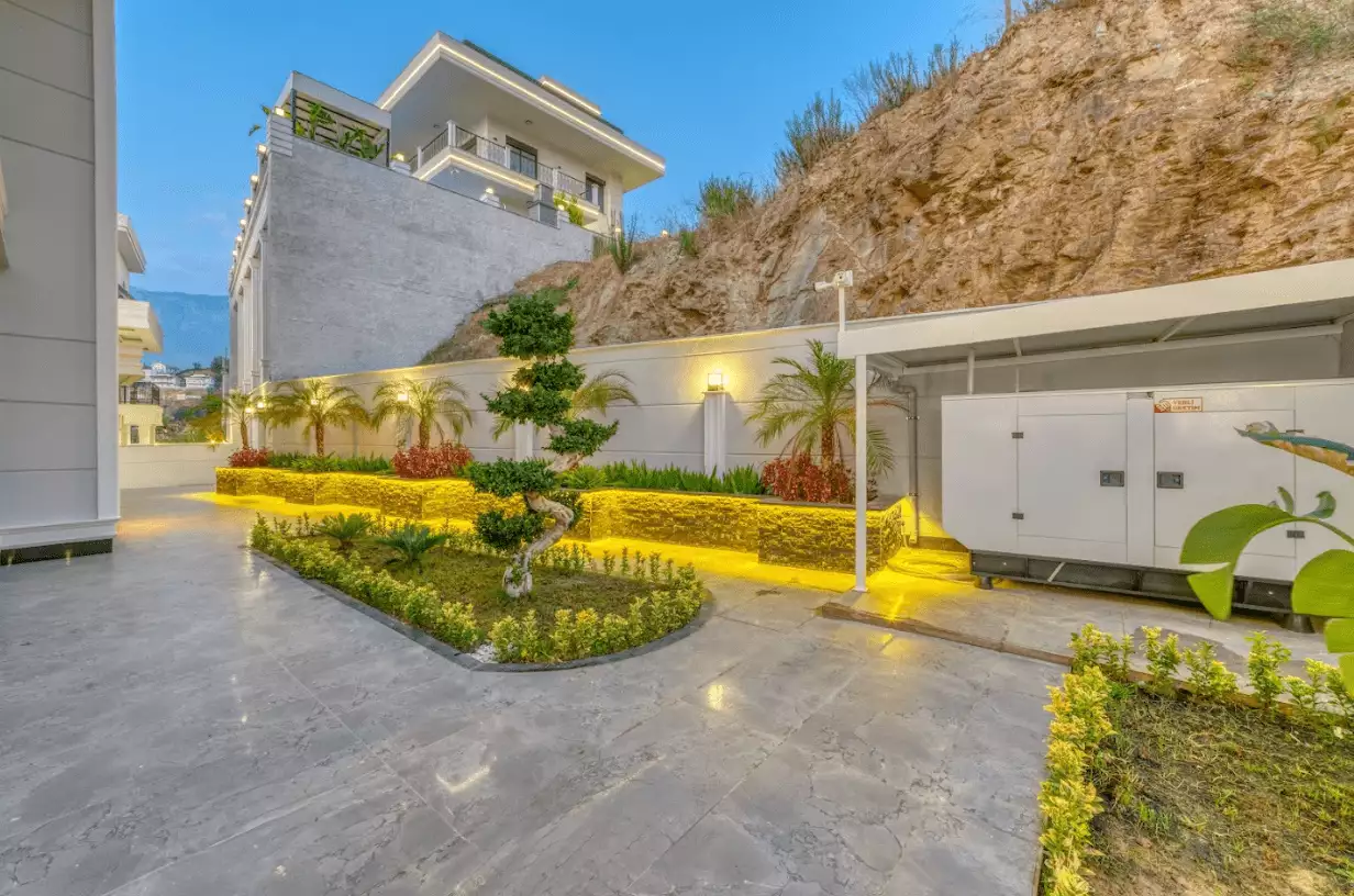 Villa 610m² in Turkey, Kargicak. Priced at 1850000€ rent photo-8