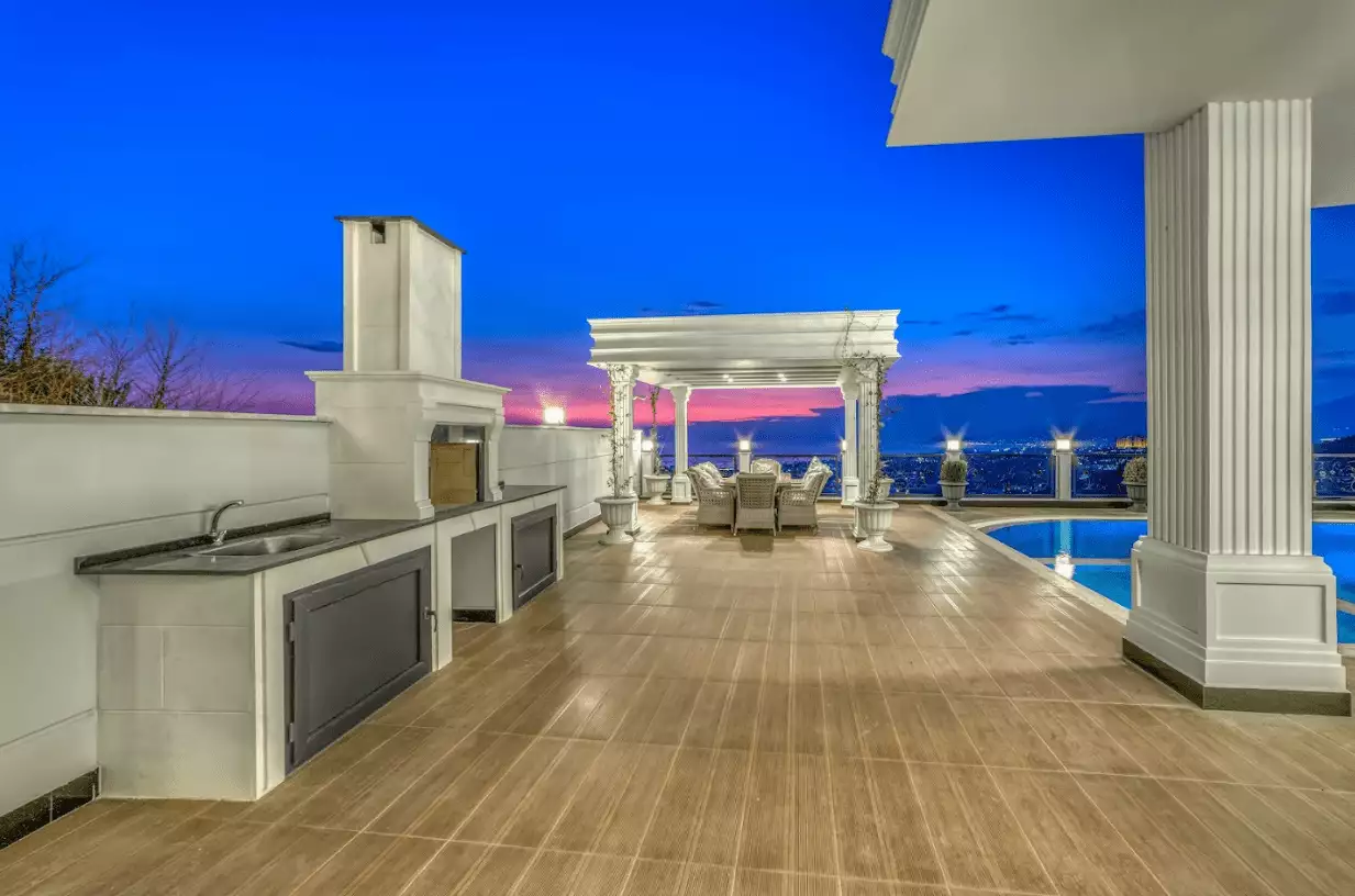 Villa 610m² in Turkey, Kargicak. Priced at 1850000€ rent photo-9