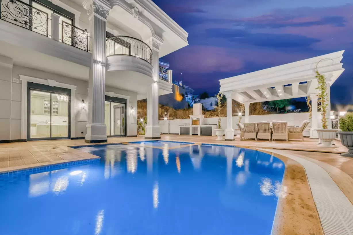 Villa 610m² in Turkey, Kargicak. Priced at 1850000€ rent photo-15