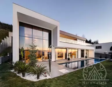 Buy in Turkey for 2450000€