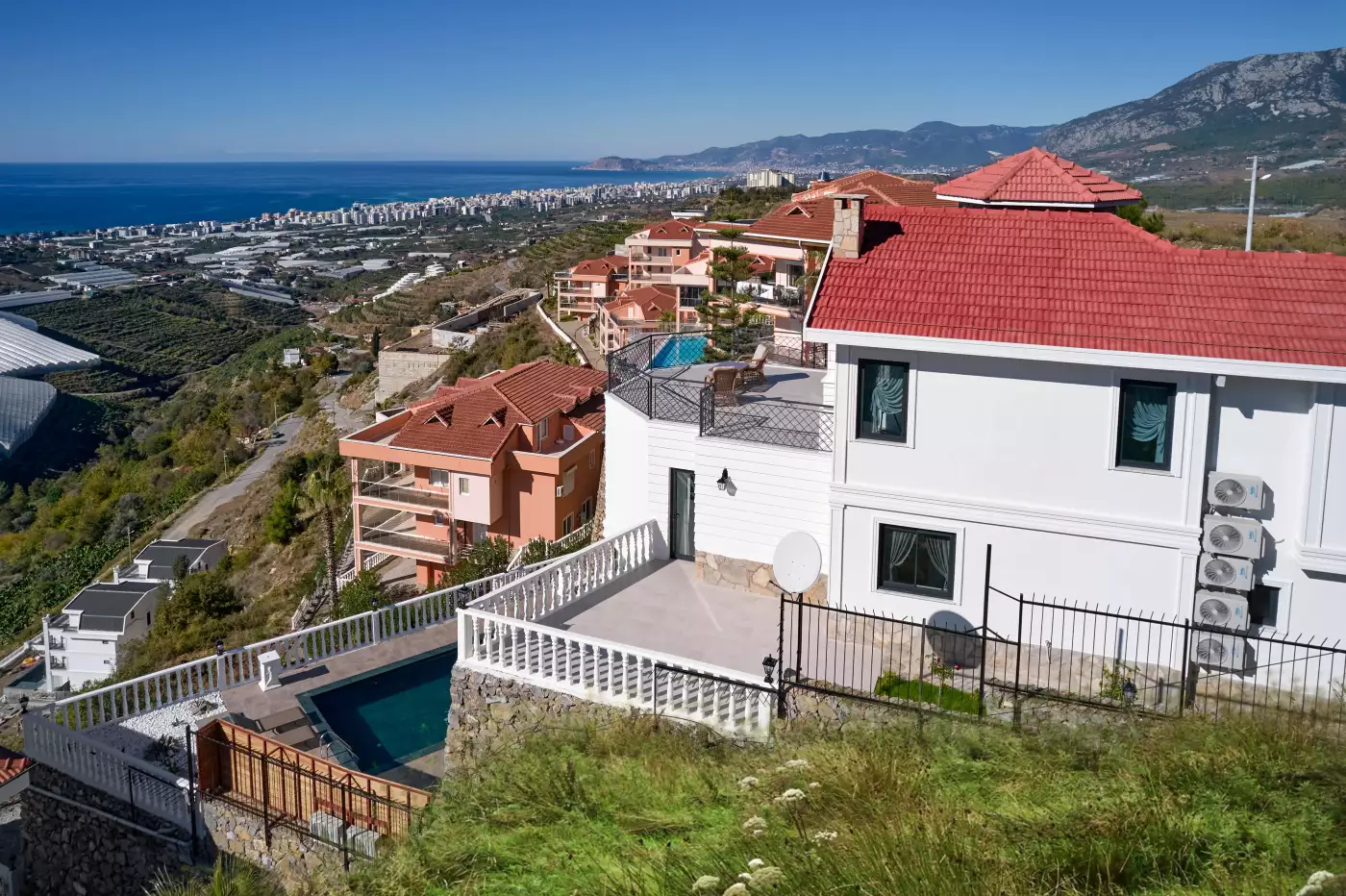Villa 704m² in Turkey, Kargicak. Priced at 1190000€ rent photo-1