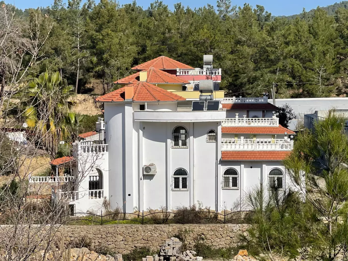 Villa 220m² in Turkey, Avsallar. Priced at 198000€ rent photo-1