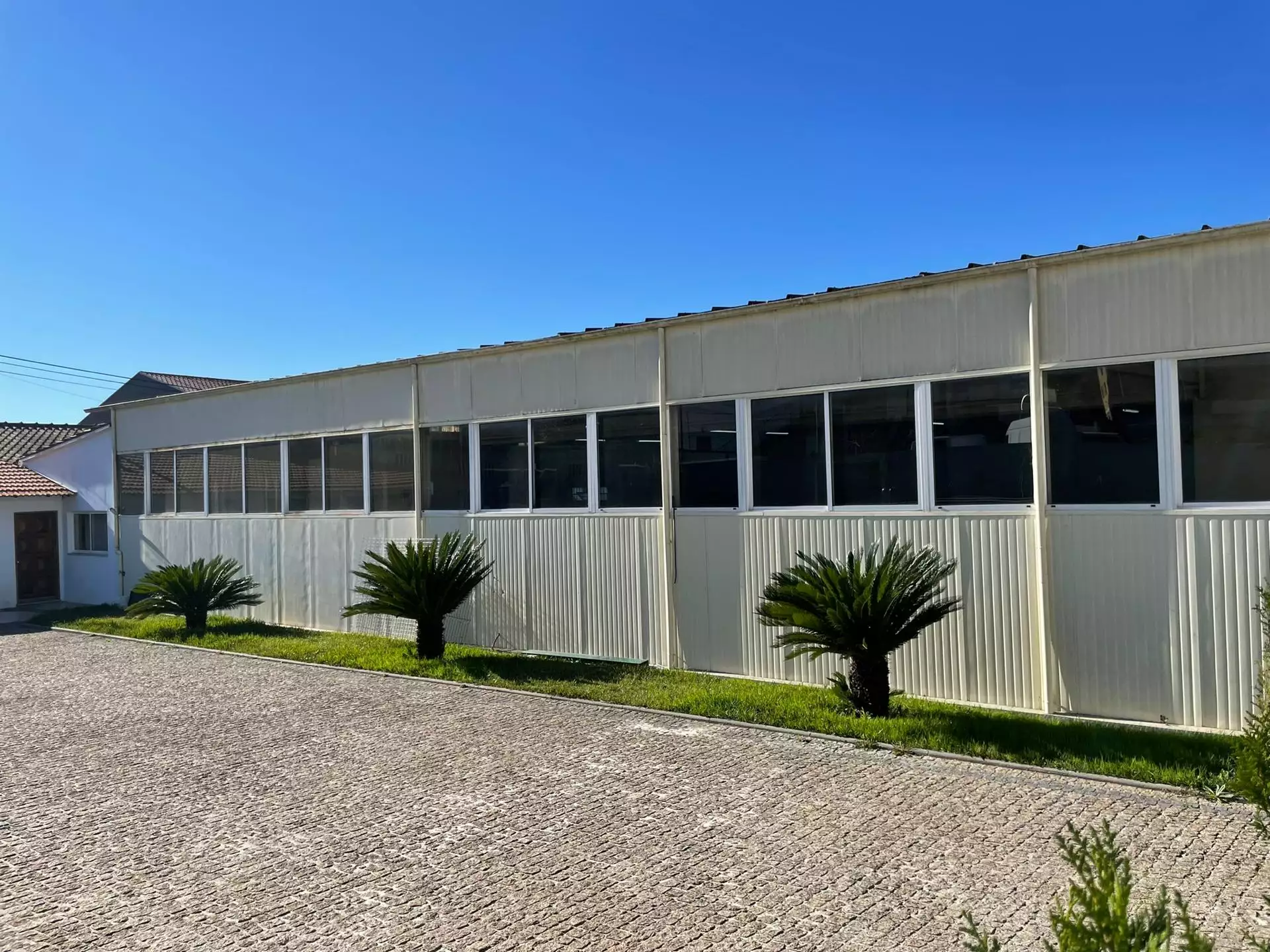 Warehouses 660m² in Portugal, Porto. Priced at 315000€ rent photo-1