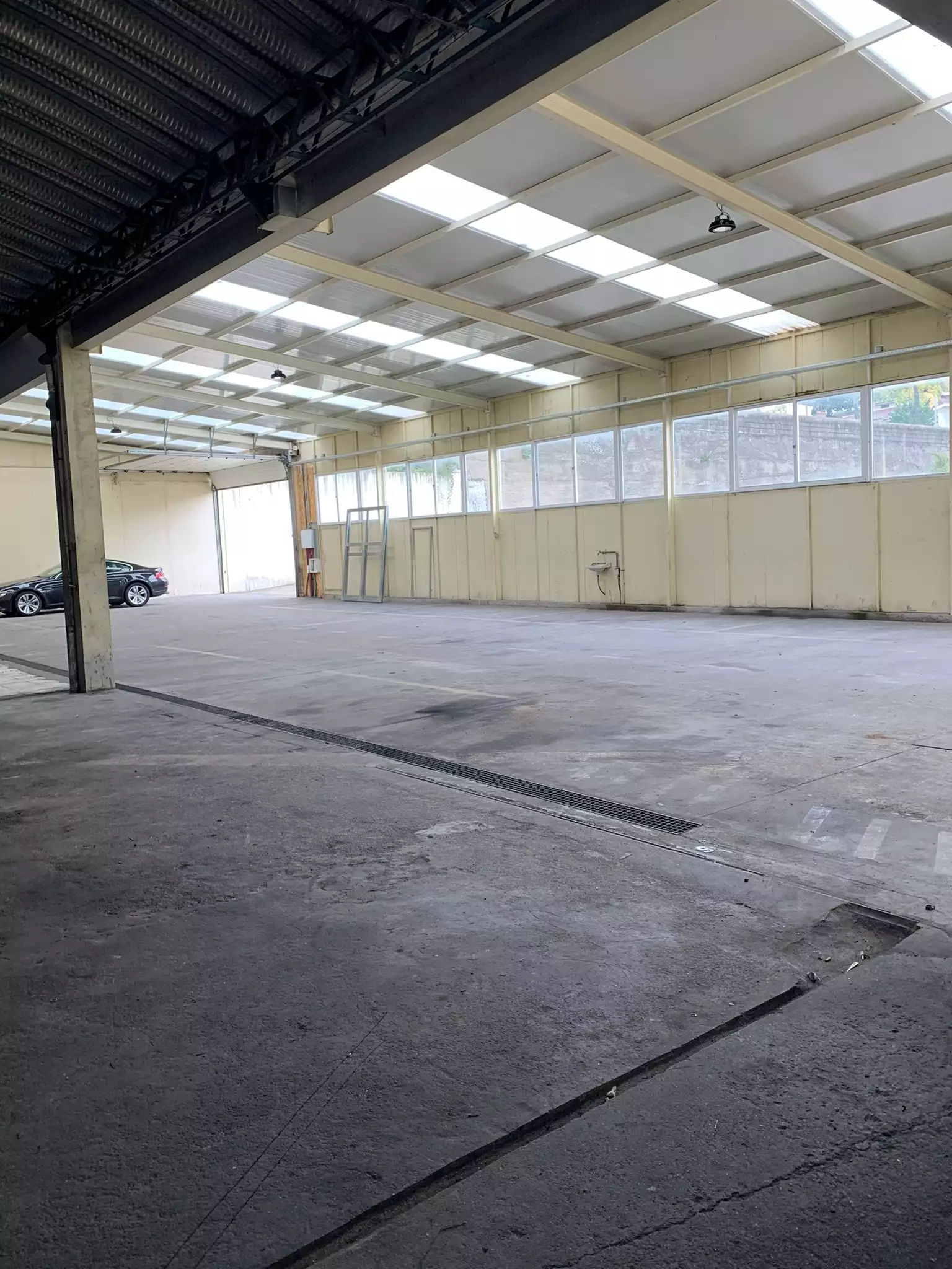 Warehouses 660m² in Portugal, Porto. Priced at 315000€ rent photo-7