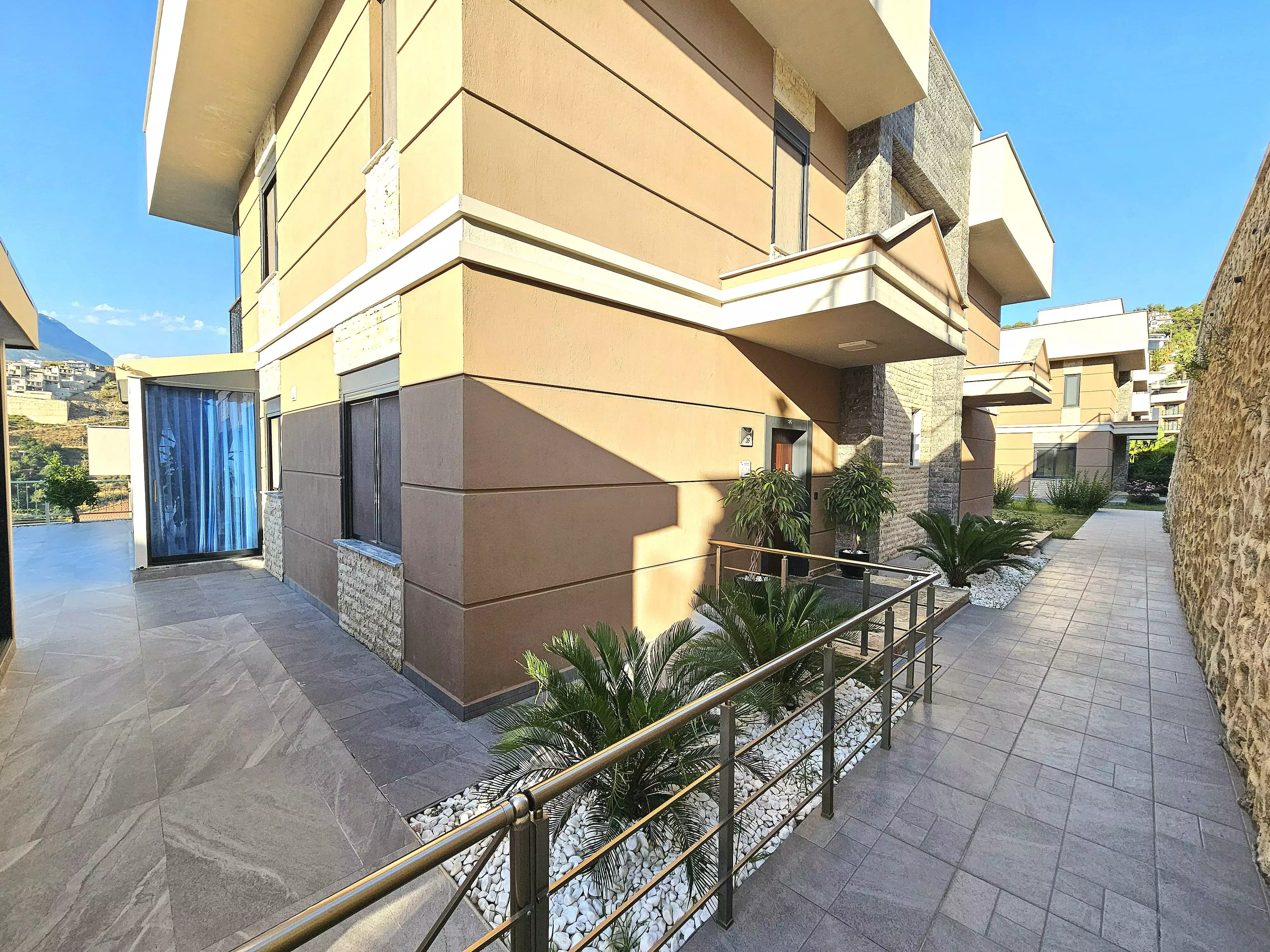 Villa 220m² in Turkey, Kargicak. Priced at 495000€ rent photo-27