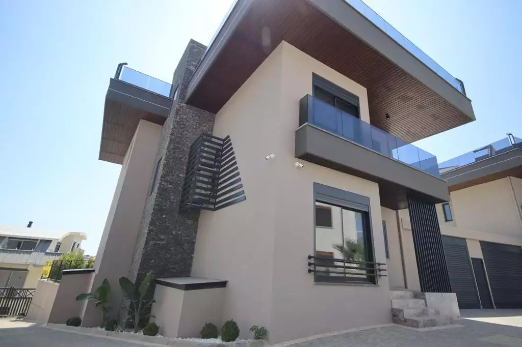 Villa 290m² in Turkey, Kargicak. Priced at 1050000€ rent photo-1