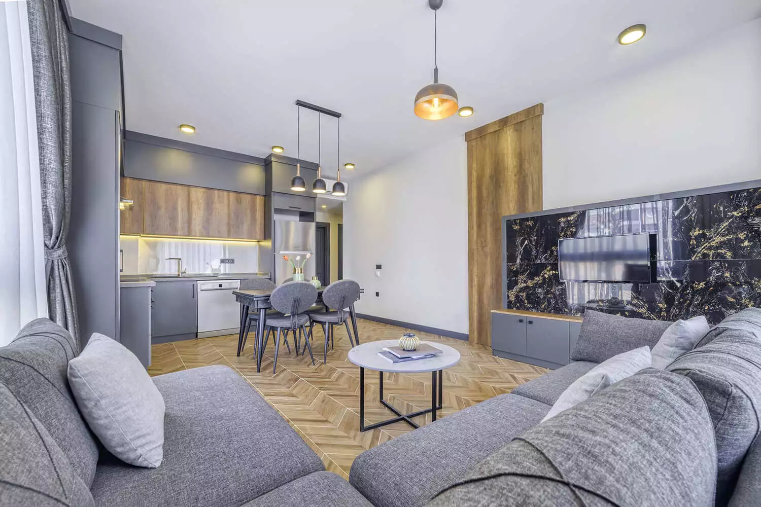 Flat 191m² in Turkey, Oba. Priced at 395000€ rent photo-13
