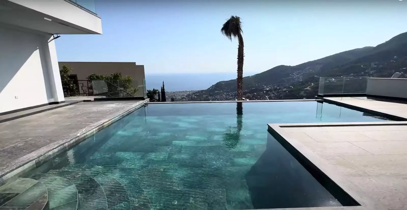 Villa 680m² in Turkey, Alania. Priced at 1890000€ rent photo-14