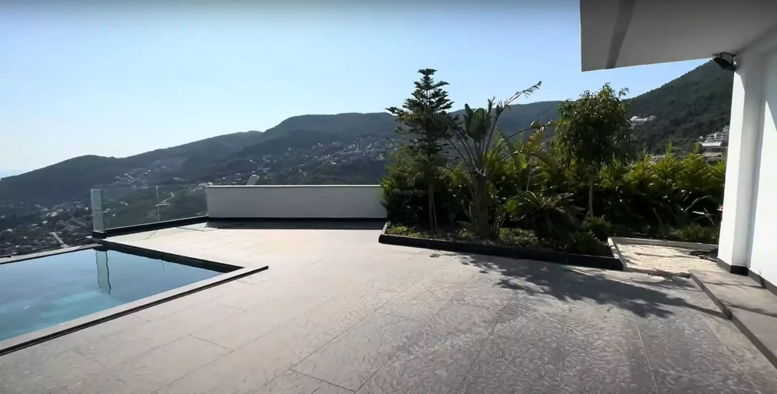 Villa 680m² in Turkey, Alania. Priced at 1890000€ rent photo-16
