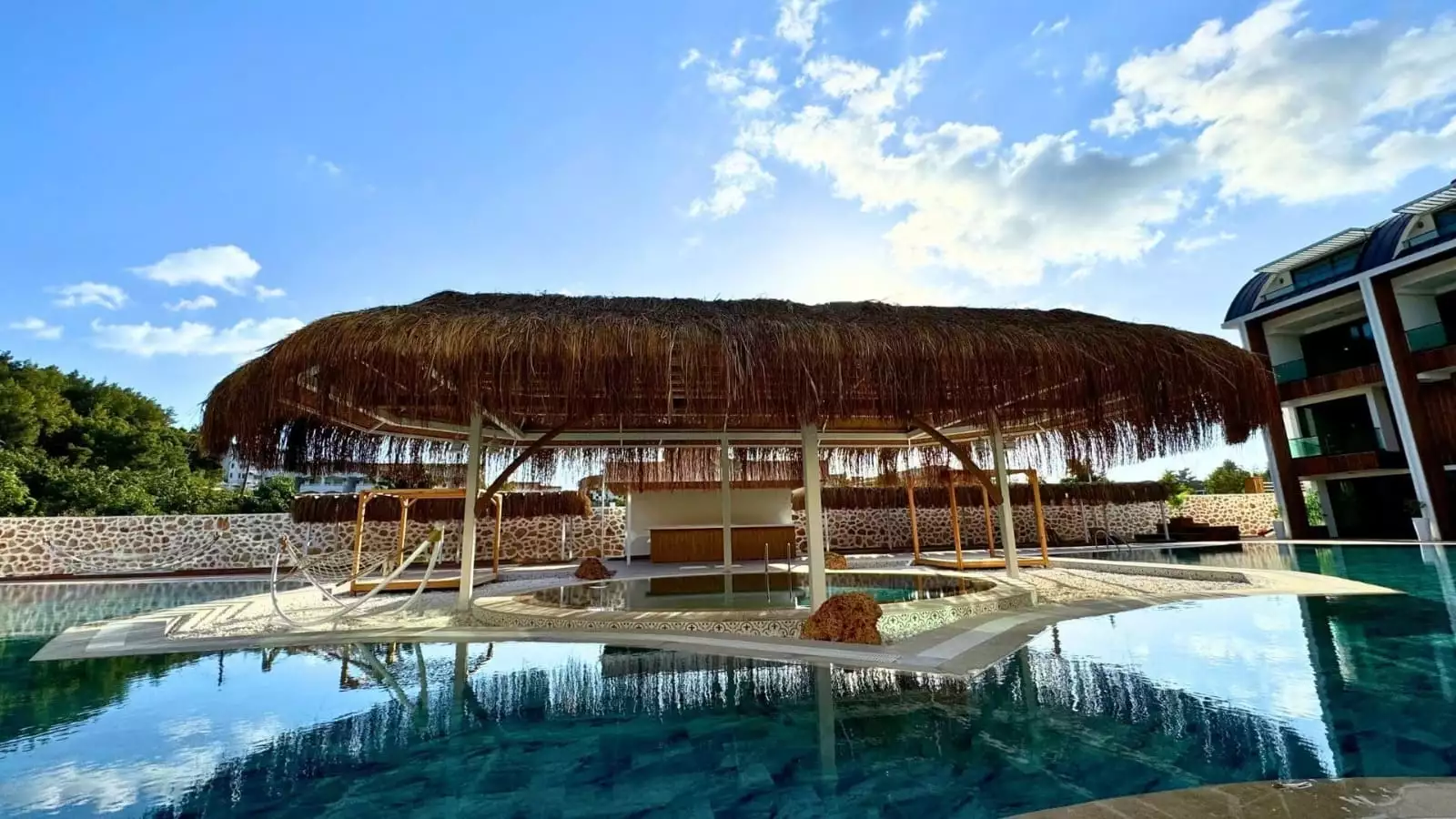 Flat 105m² in Turkey, Konakli. Priced at 250400€ rent photo-15