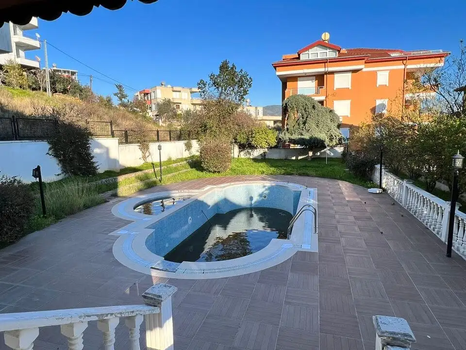 Villa 300m² in Turkey, Demirtas. Priced at 750000€ rent photo-4