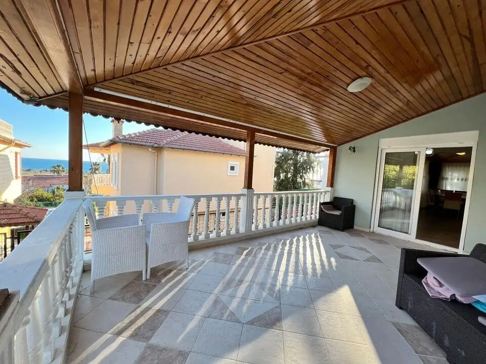 Villa 300m² in Turkey, Demirtas. Priced at 750000€ rent photo-14