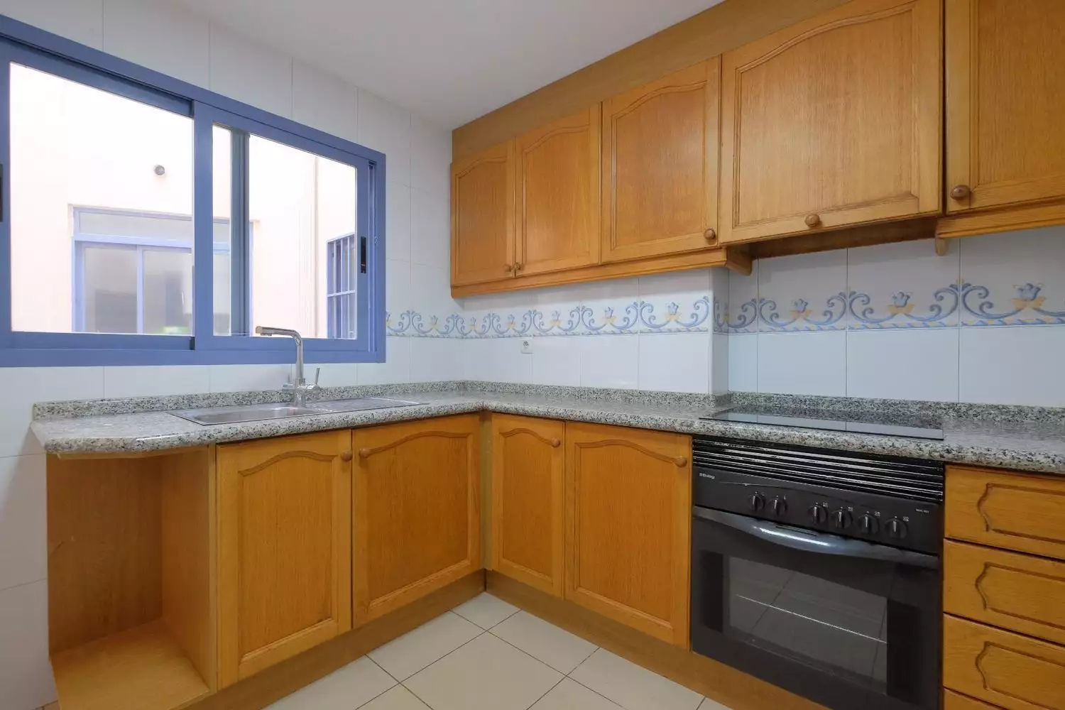 Flat 110m² in Spain, Kalp. Priced at 299000€ rent photo-8